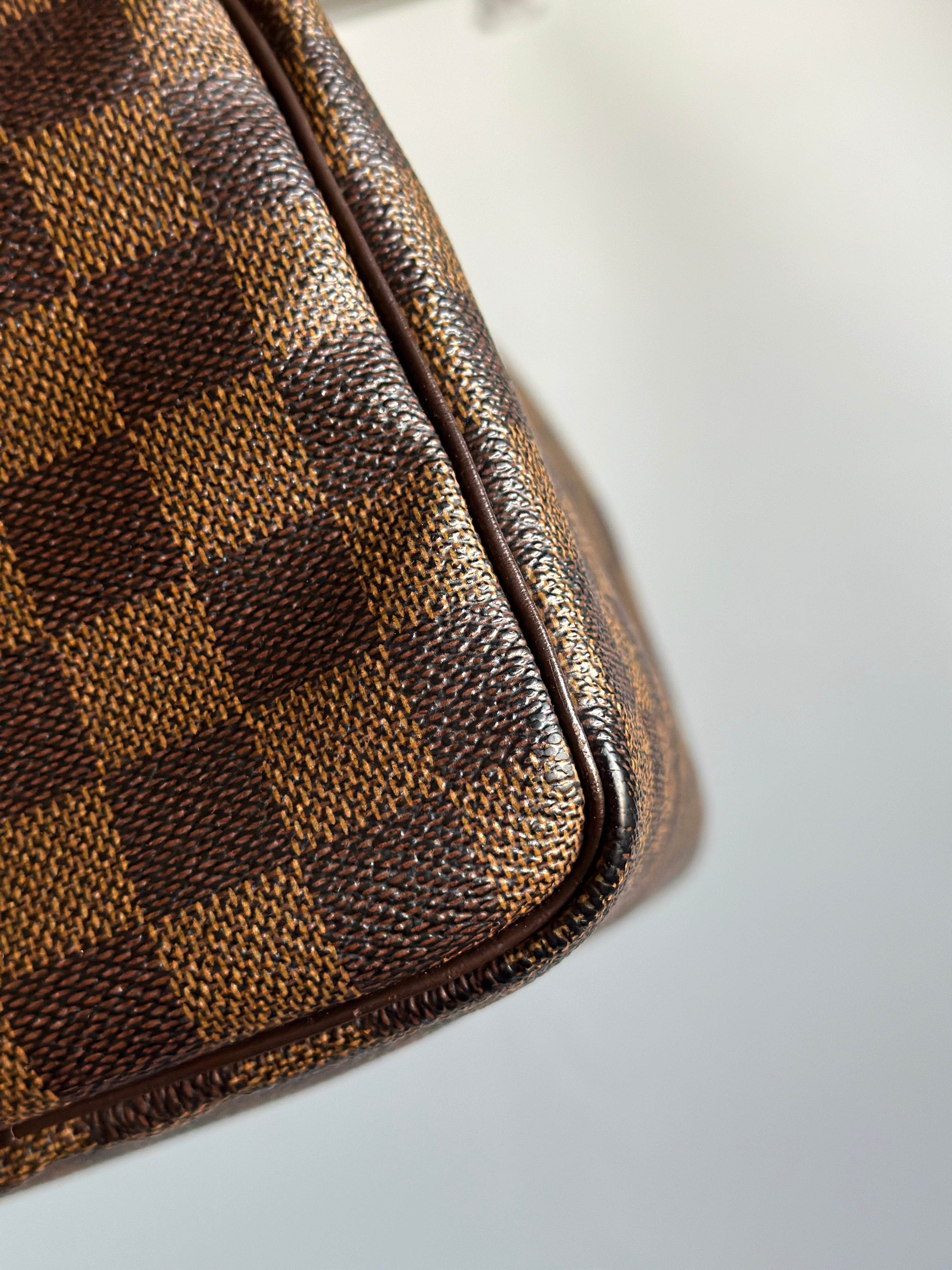 Louis Vuitton 2007 Damier Ebene Canvas Speedy 25 Handbag