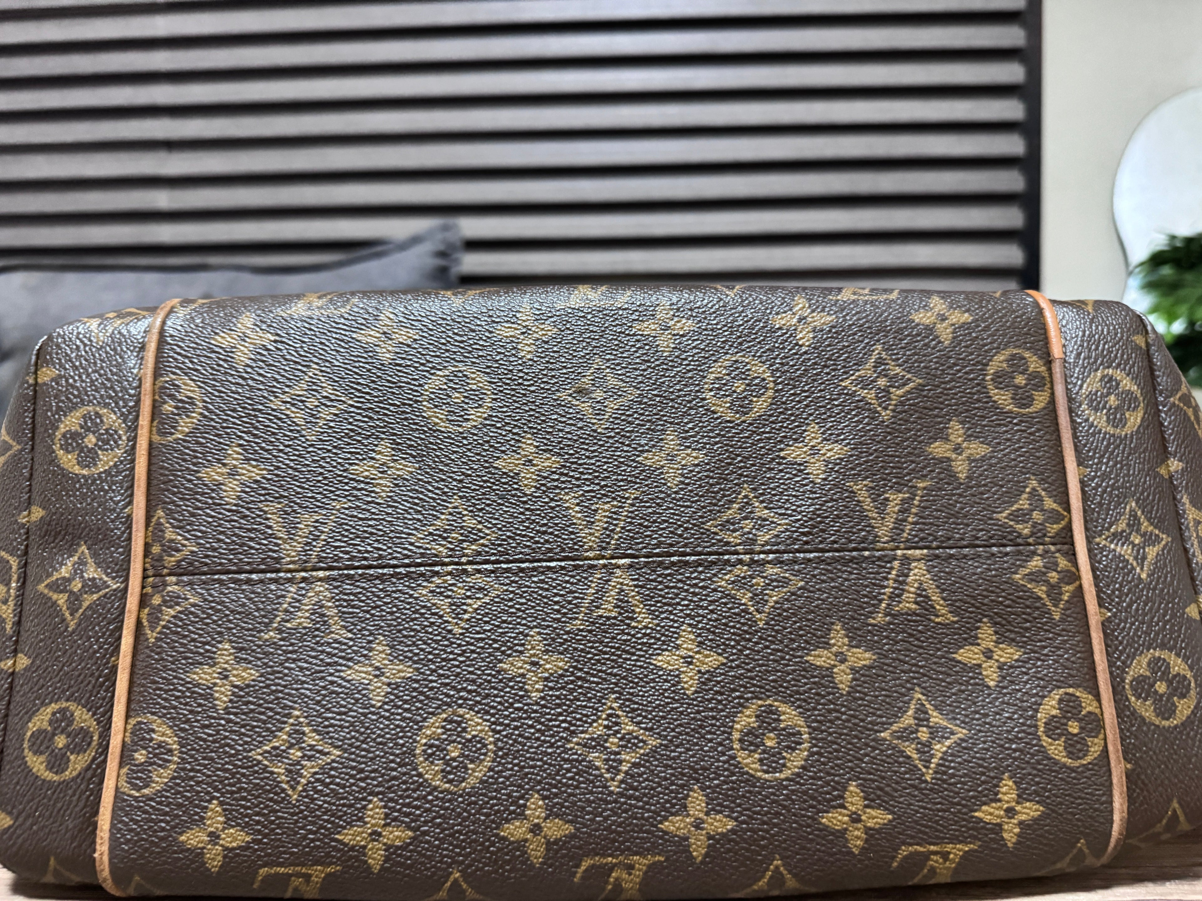Louis Vuitton 2011 Monogram Totally MM Tote Bag
