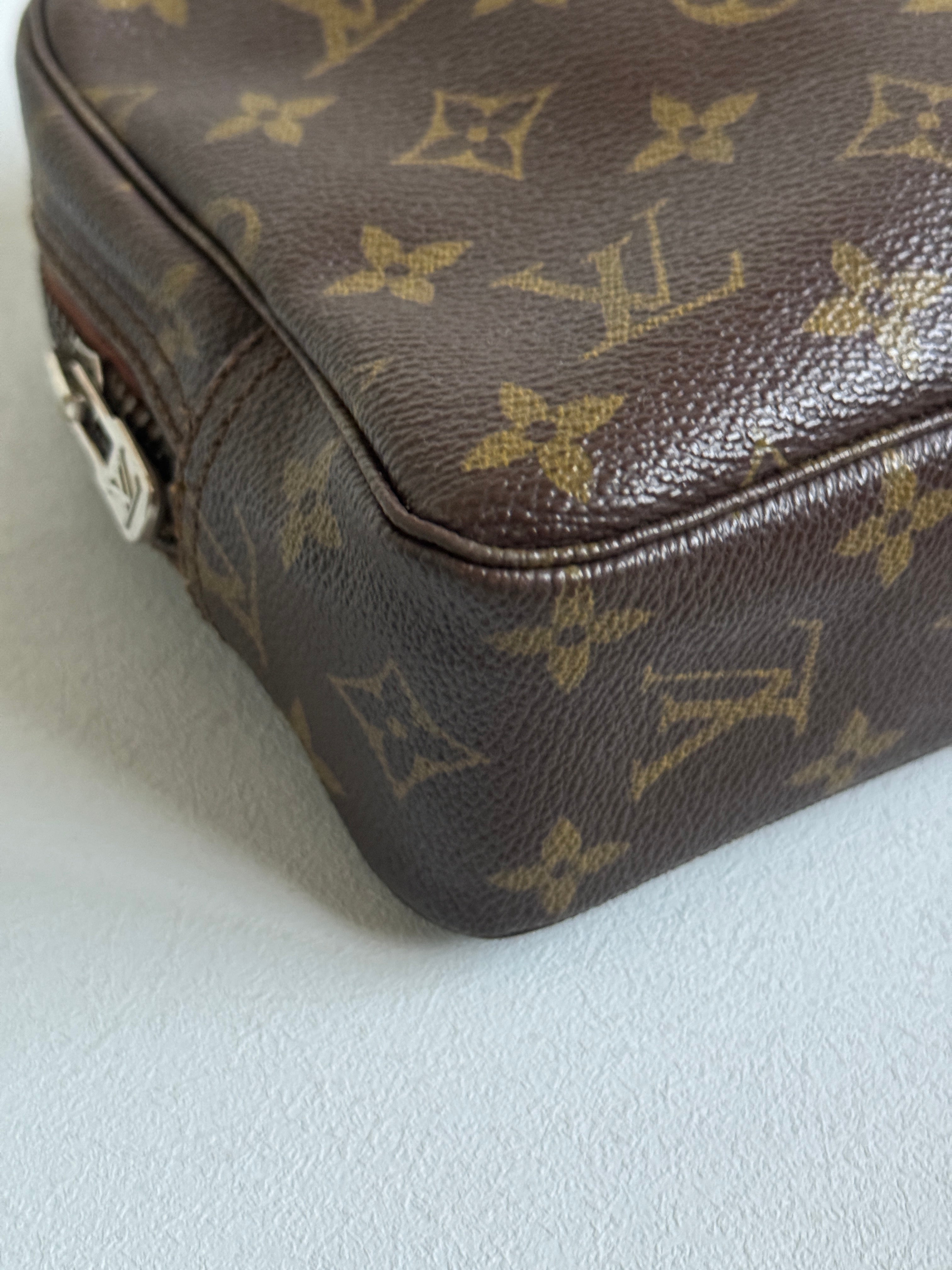 Louis Vuitton Vintage Monogram Trousse 23 Vanity Clutch Organizer