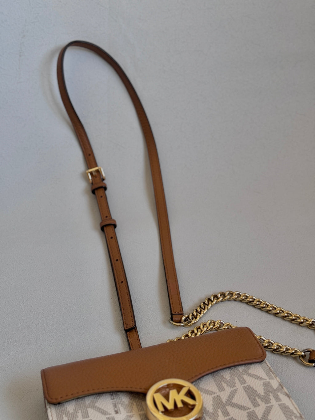 Michael Kors Tan and Off White Wallet on Gold Chain Crossbody Bag