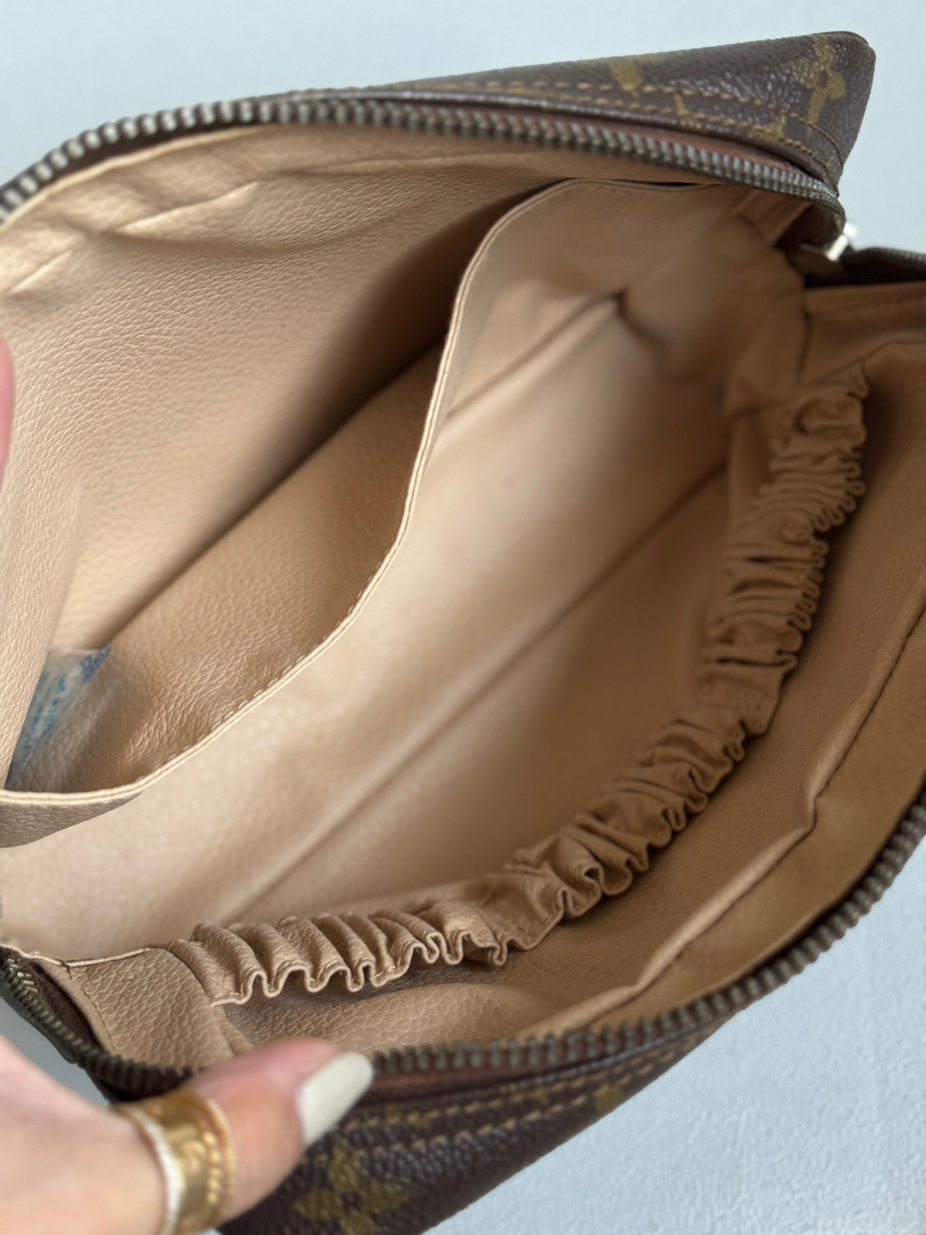 Louis Vuitton Vintage Monogram Trousse 23 Vanity Clutch Organizer