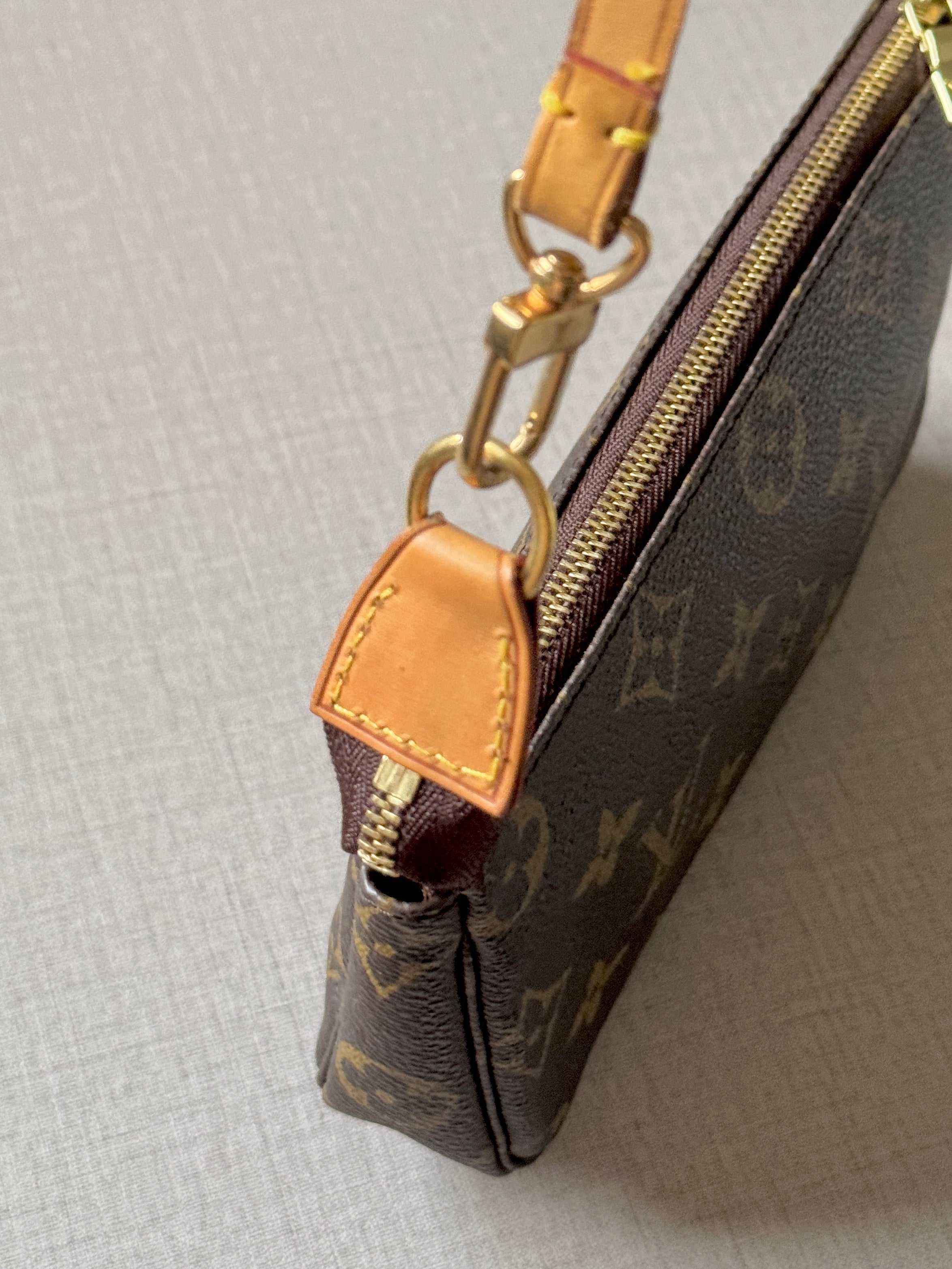 Louis Vuitton 2005 Monogram Pochette Accessoires Handbag