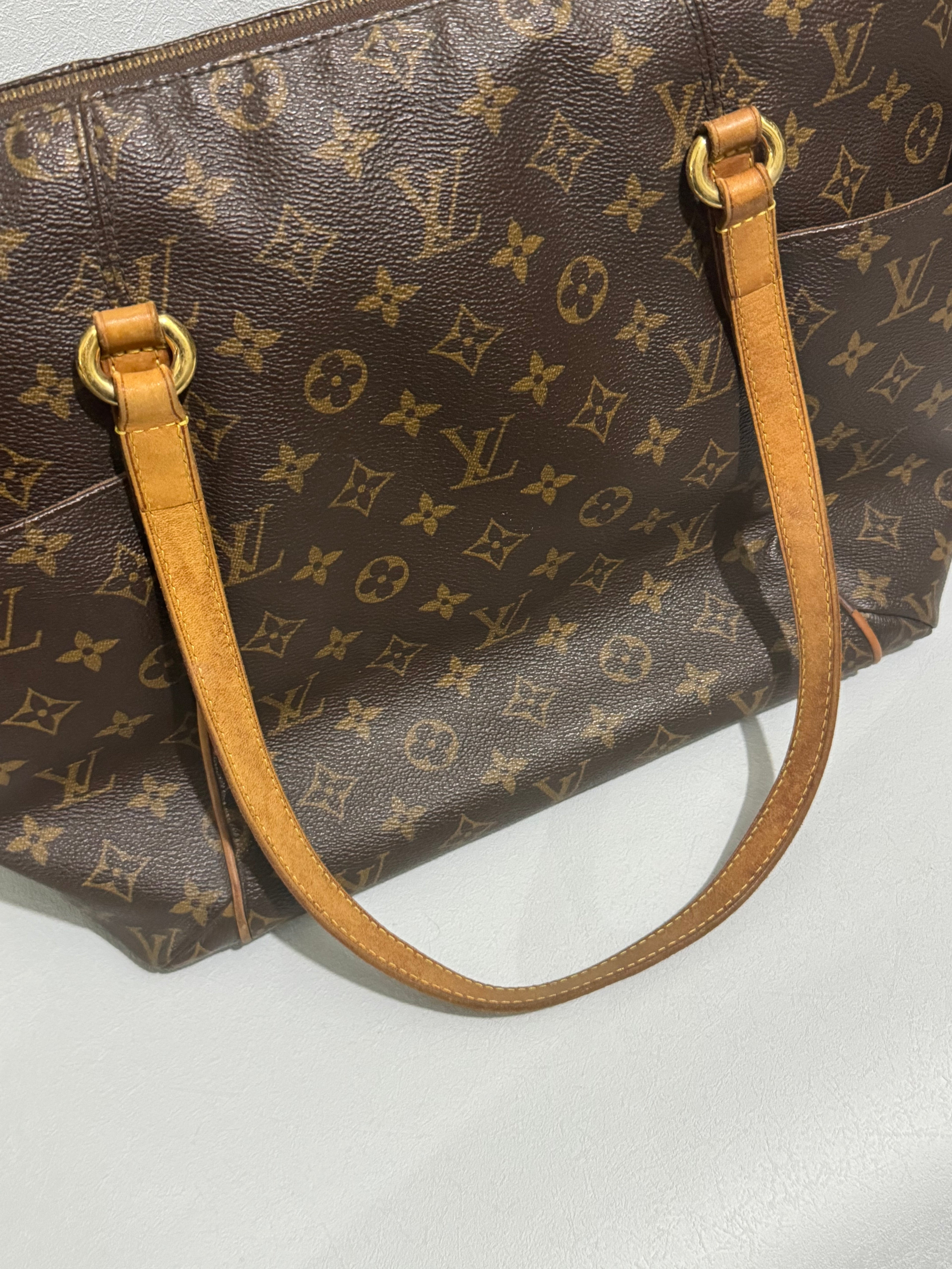 Louis Vuitton 2011 Monogram Totally MM Tote Bag