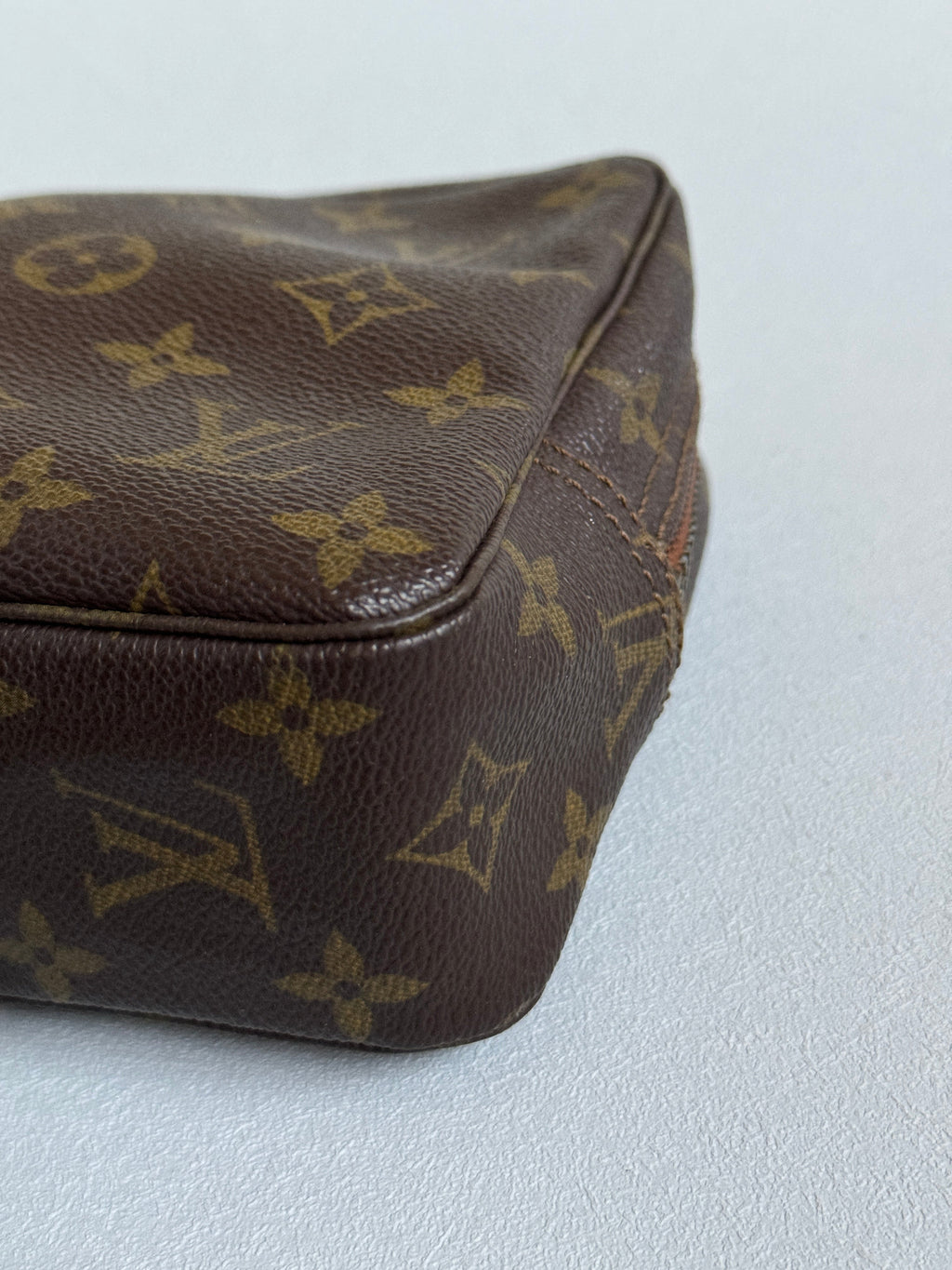 Louis Vuitton Vintage Monogram Trousse 23 Vanity Clutch Organizer
