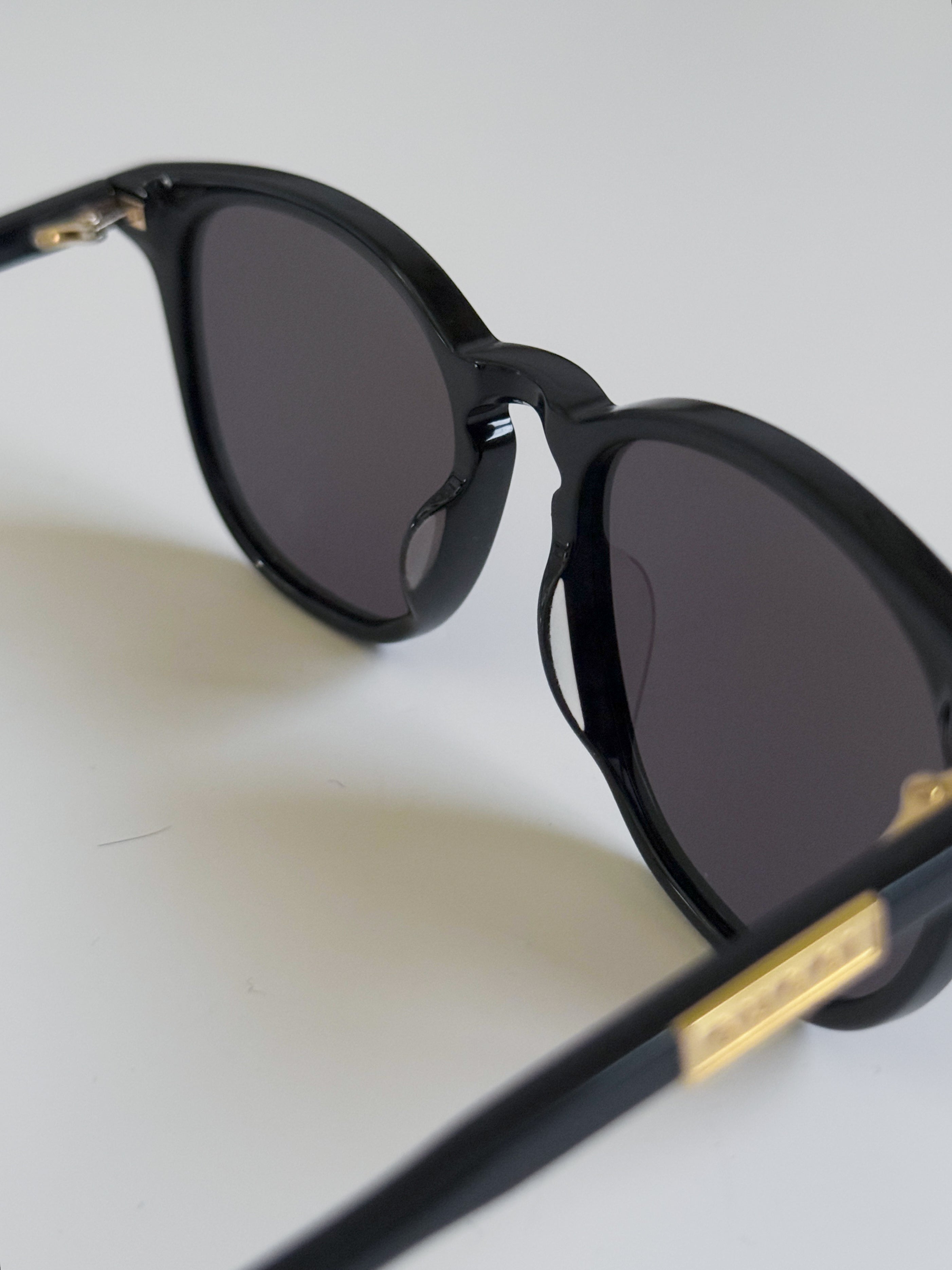 Gucci Eyewear - Sunglasses / Shades Size 51