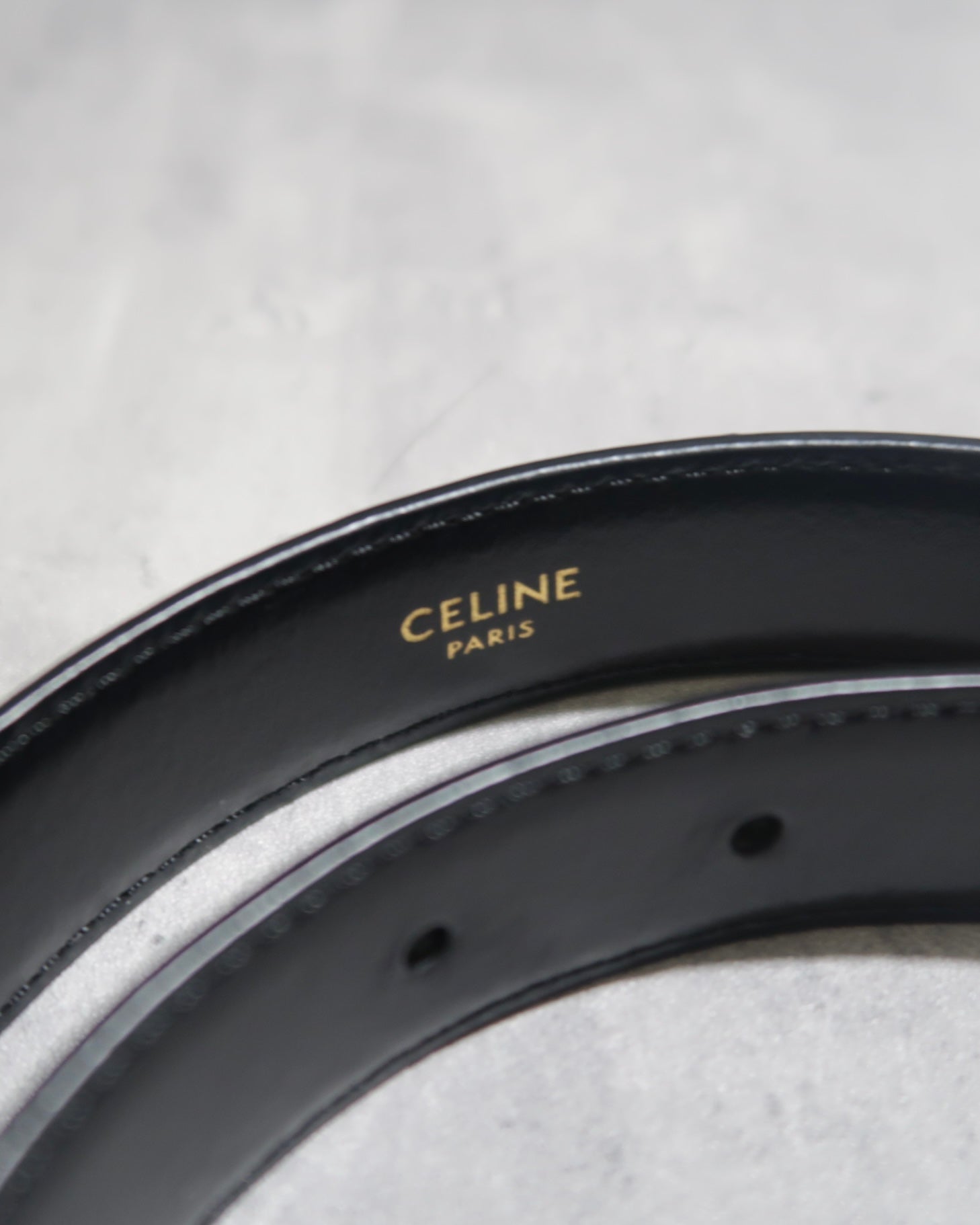 Celine Medium (1 inch) Triomphe Belt in Leather Black Size 80