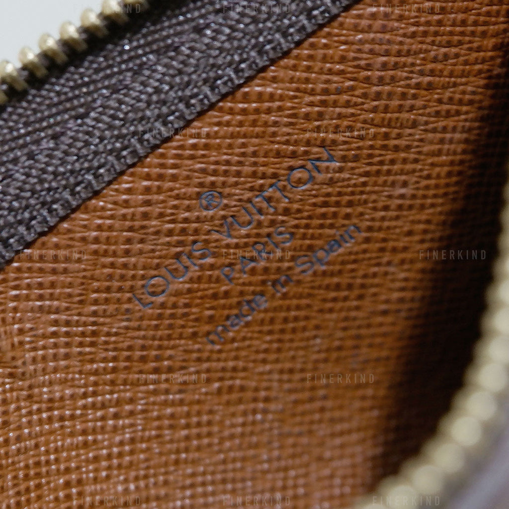 Louis Vuitton 2003 Monogram Key Cles