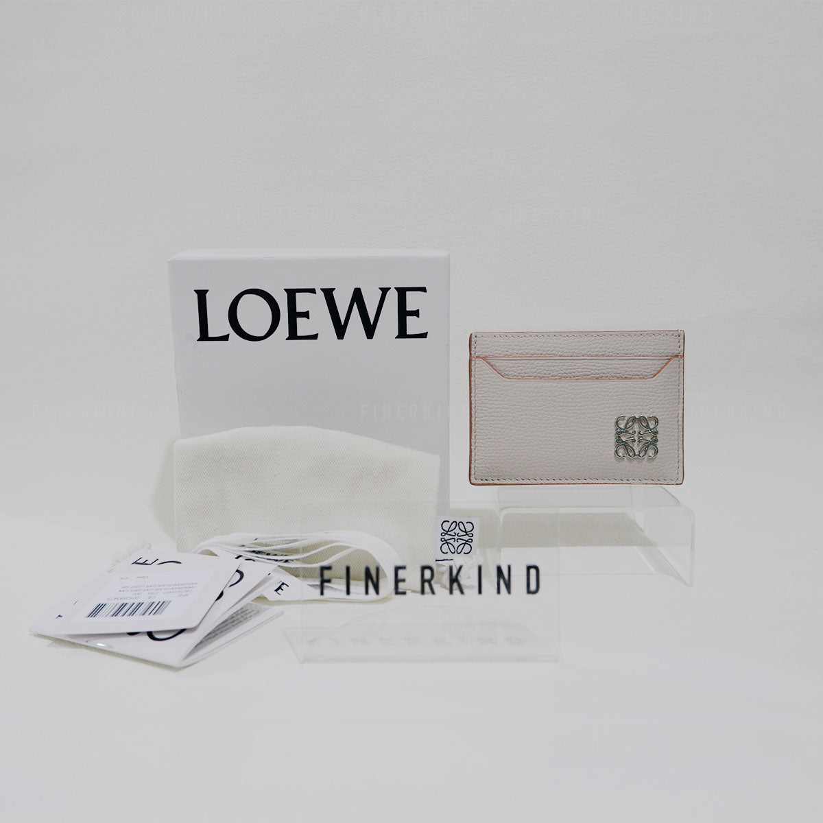 Loewe Anagram Plain Cardholder in Pebble Grain Calfskin
