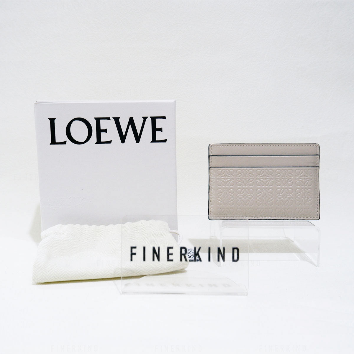 Loewe Light Oat Repeat Plain Cardholder in Embossed Silk Calfskin