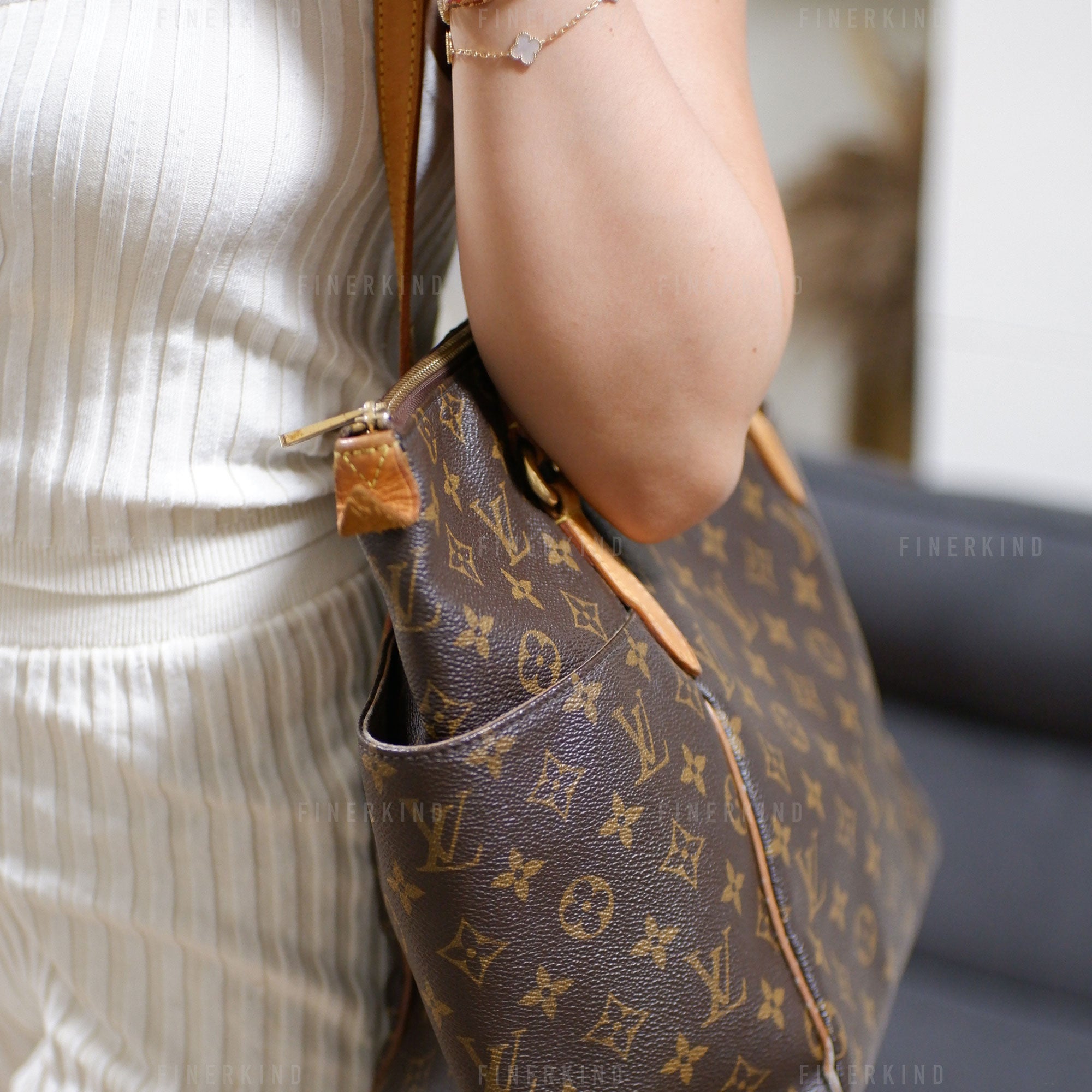 Louis Vuitton 2011 Monogram Totally MM Tote Bag
